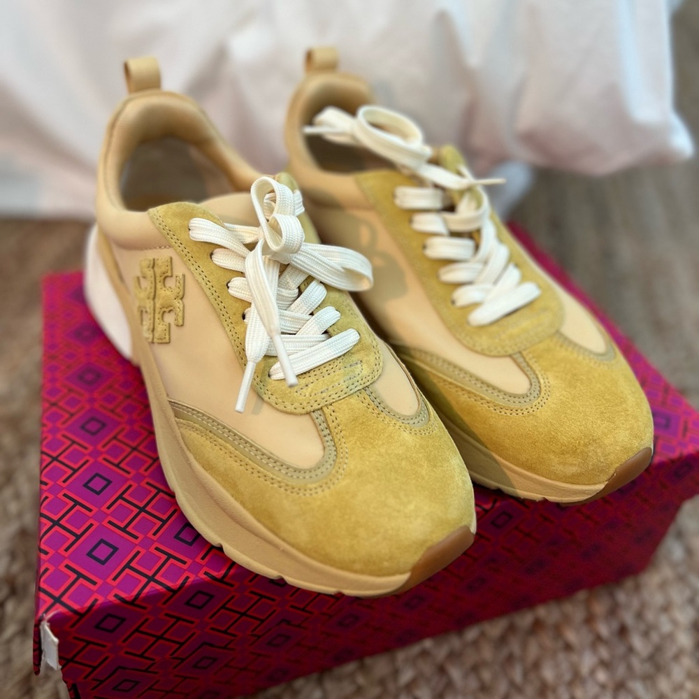 Tory Burch Good Luck Trainer 💛 cornbread size 8